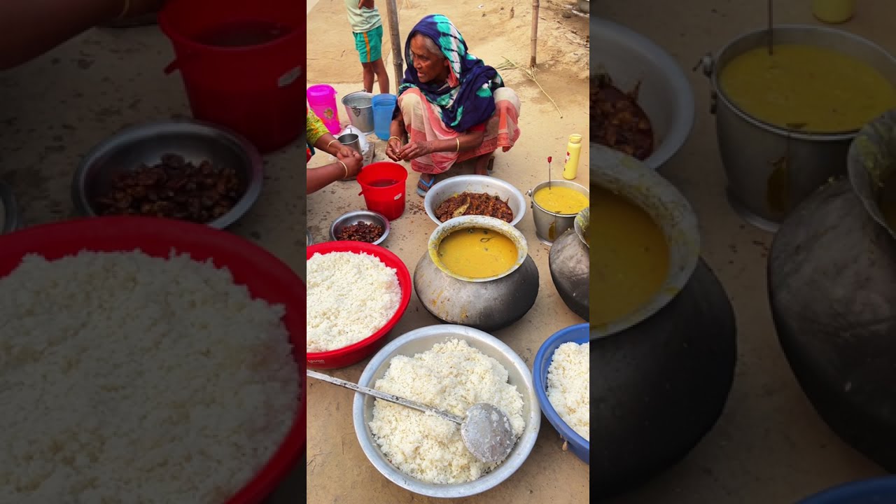 ভাইয়ের মৃত্যু বার্ষিকীতে ৫০/৬০ জন প্রতিবেশীদের জন্য ইফতারের আয়োজন 