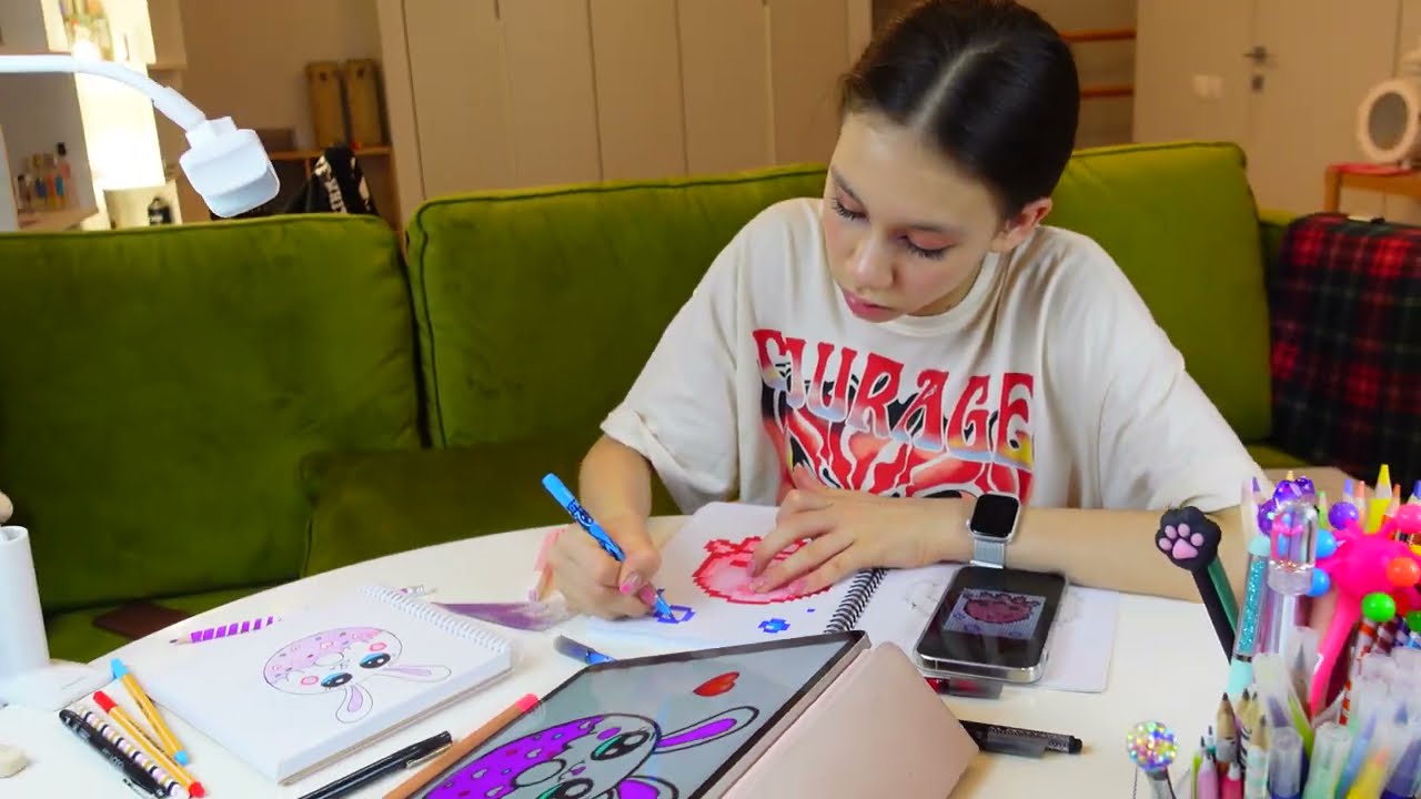 Ксения куприкова рисует с мамой