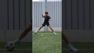Practice dribbling 🔥🤩#shorts#football#soccer#practie#viralvideo#viral#shorts#7mlc