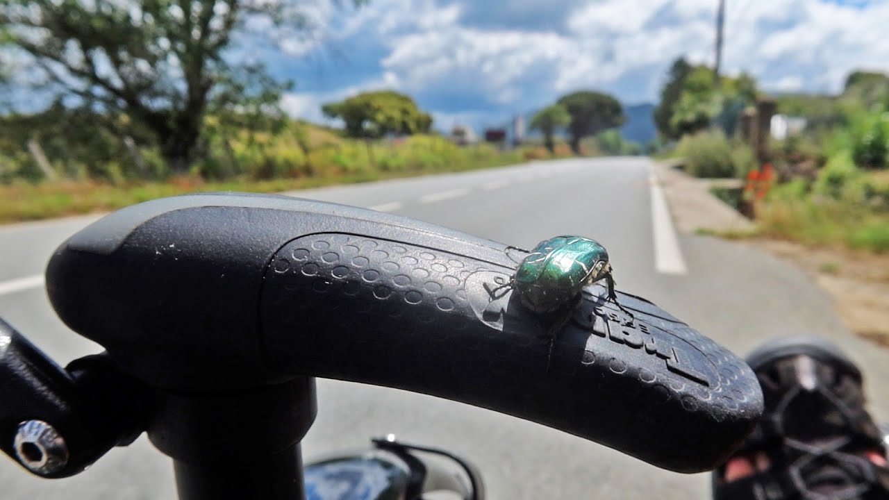 Поездка на юг через Корсику, Франция, на трёхколёсном велосипеде