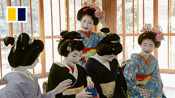 To Kyoto tourists: don’t touch the geisha