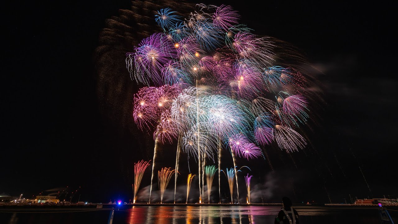 21 八戸花火大会 12 大玉41連発 稲穂 Youtube