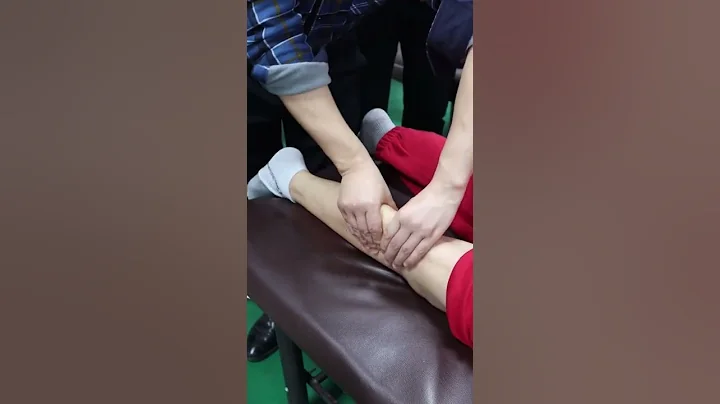 让老公男朋友加点油，按摩不摩擦，超舒服的小腿放松手法%瘦小腿 %手法 %教程。均匀有力渗透持久柔和。运用身体的力 感受身体与心灵的对话。男士指压横推膀胱经跪推腿部肌肉分推分摩舒缓放松推拿按摩理疗男技师 - 天天要闻