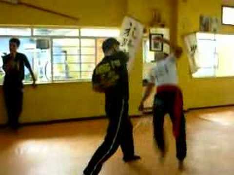 MESTRE GOMES NETO. DEFESA PESSOAL KUNG FU AGKF