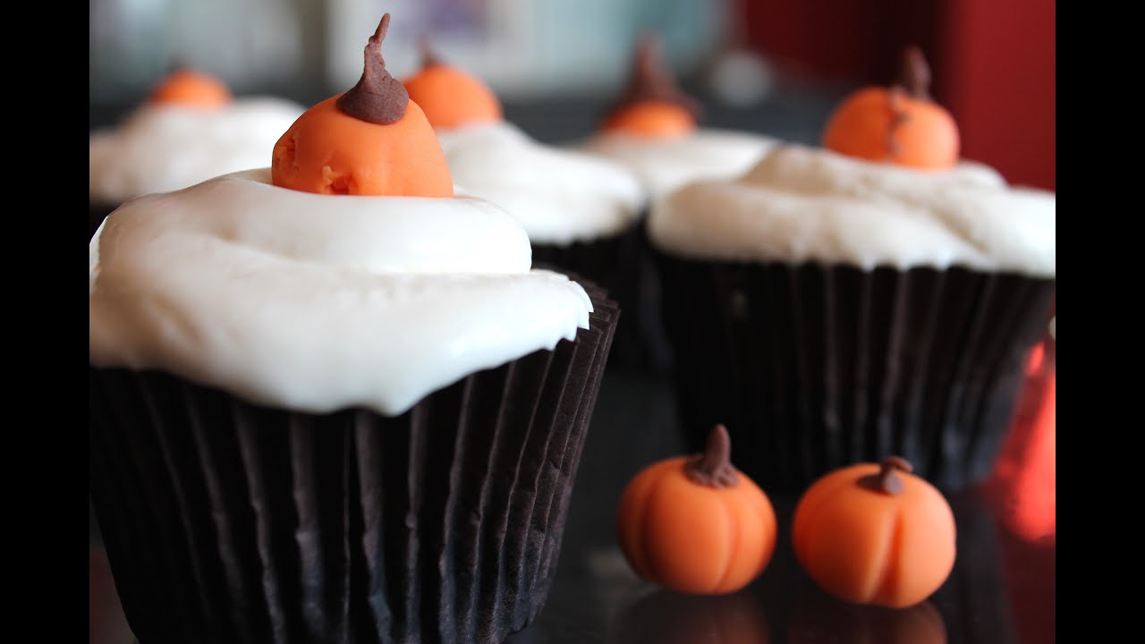 Cupcakes de calabaza y crema de queso sin lactosa para Halloween