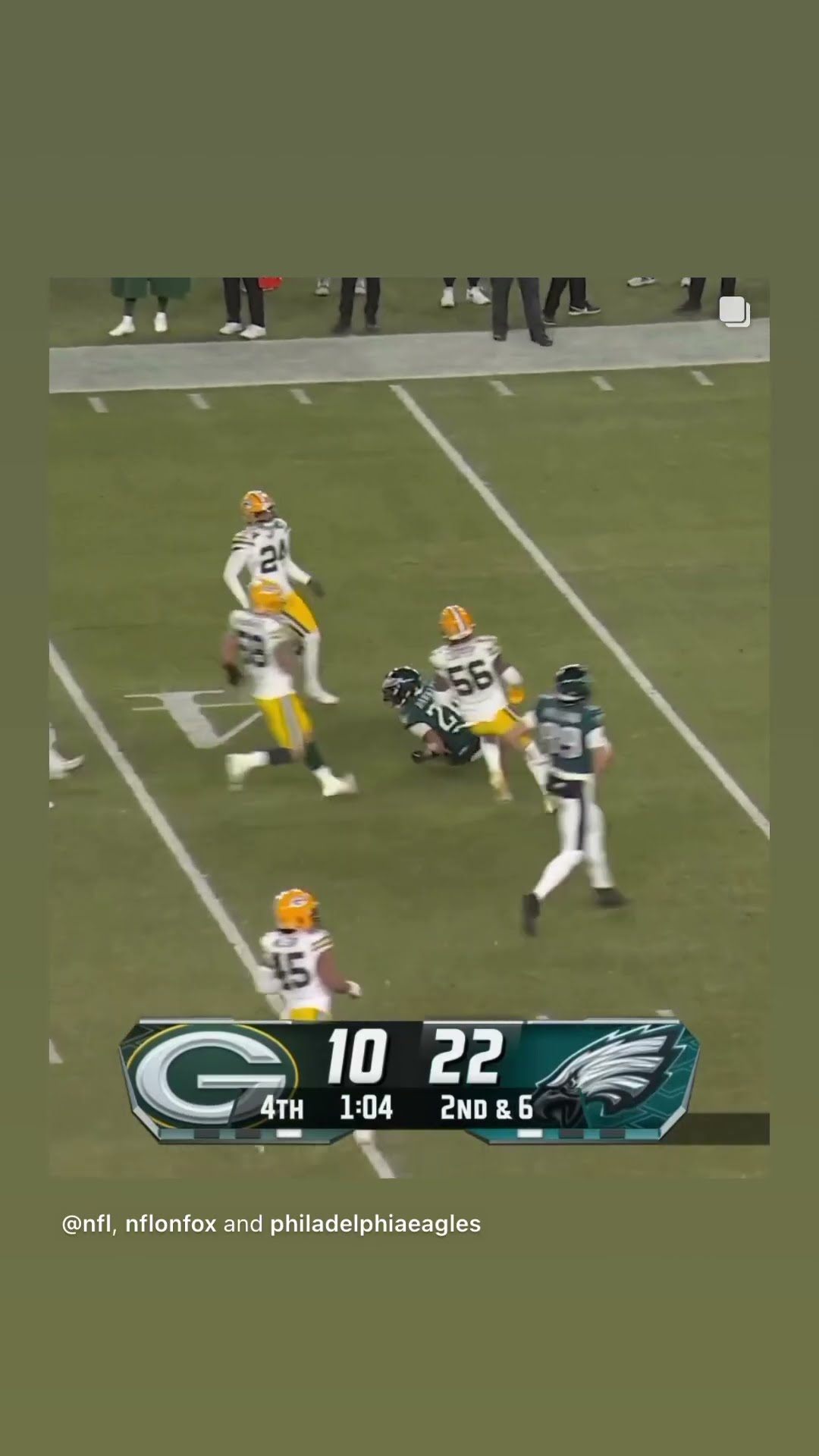 Classy move #hoodnews #eagles #saquonbarkley #greenbaypackers #NFL #football #omg #how #wow #sports