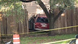 Driver crashes SUV into west Houston apartment after being shot