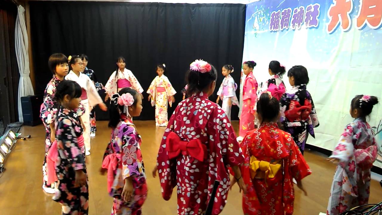 稲荷神社六月灯にて稲荷町子供会による川辺音頭 - YouTube