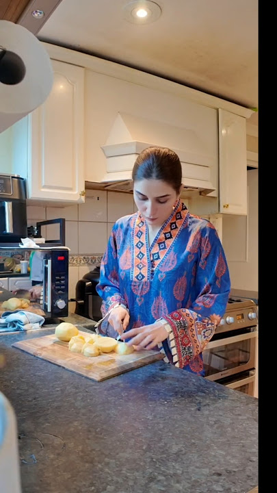Simple and tasty dinner with family at home #vlog #minivlog #pakistan #UK #cleaning #cooking #viral