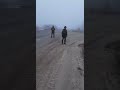 Ukrainian approaches unknown soldiers До невідомих бійців підходить українець і кричить «паляниця»