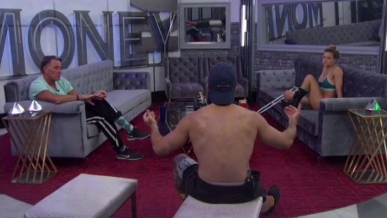 BB19 Christmas / Paul Discuss The Irregularities in Raven's Stories