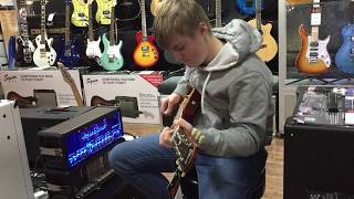 Playing a Gibson Custom Shop 58&#39; Reissue Les Paul Standard in Reidys Music