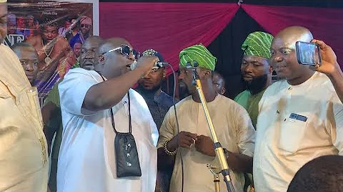 MOMENT SAHEED OSUPA COLLECT MIC FROM MALAIKA ON STAGE AT INDIGENE MOVIE PREMIERE BY AMUDA EKO