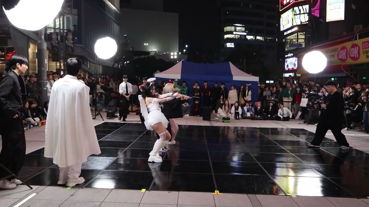 아트비트 @artbeat movie ARTBEAT HALLOWEEN BUSKING 251026 13