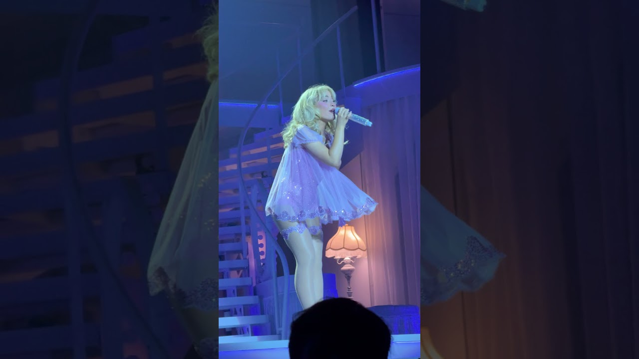 Sabrina Carpenter - Tornado Warning (Live from the Short n’ Sweet Tour in Chicago)