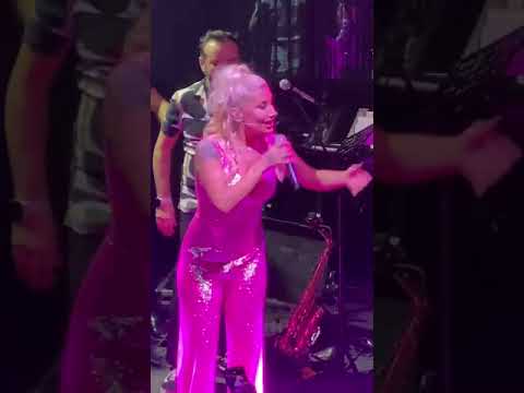 İrem Derici’nin Özcan