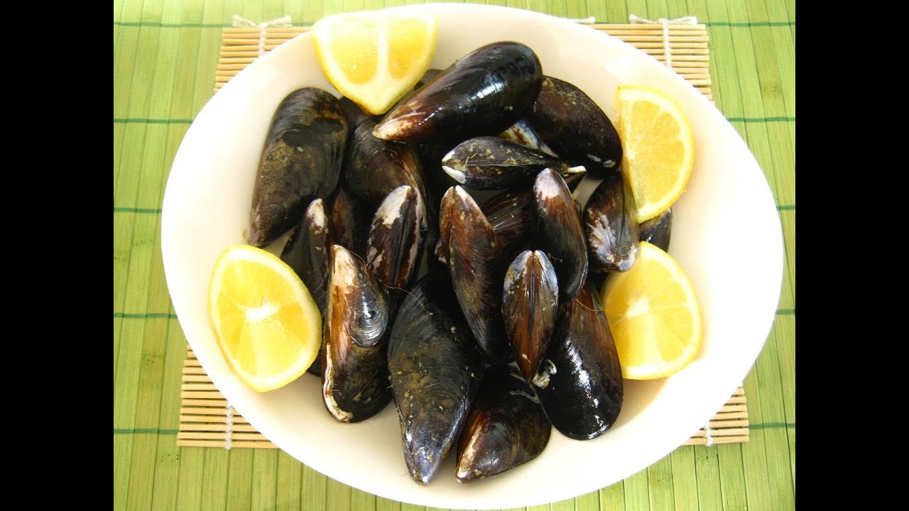 Pulire le cozze How to Clean Mussels YouTube
