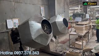 Các người ta chà nhám các phôi nhỏ, tận dụng nhám (giấy giáp) bỏ vào lồng quay làm sạch lông gỗ