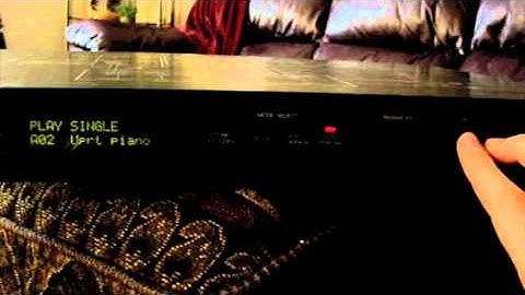 Yamaha TX81Z Demo Video