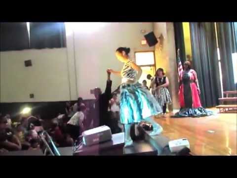 Segundo Festival de la Moda Trashion Show 2013 video phone lyrics