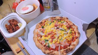 【ガストの宅配で宅飲み】ミックスピザ ハンバーグロコモコ丼など【昨日の晩酌】