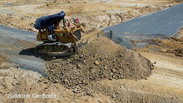 Amazing , Bulldozer Old Bulldozer Kumat’su Use Powerful Working Pushing Cleaning The Soil