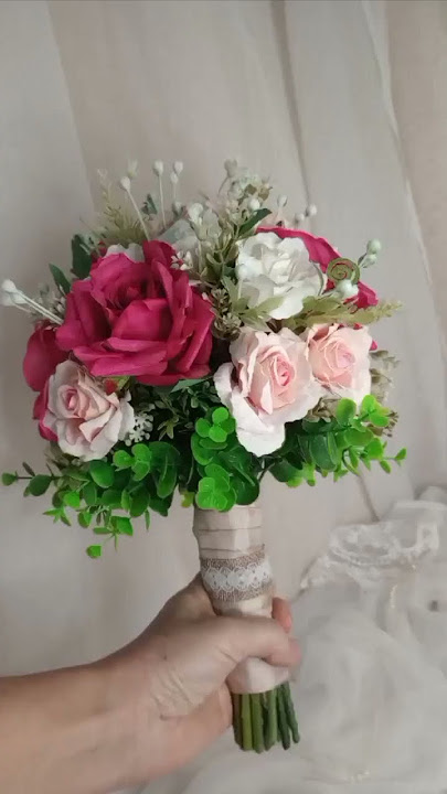Buquê de noiva com flores Artificias