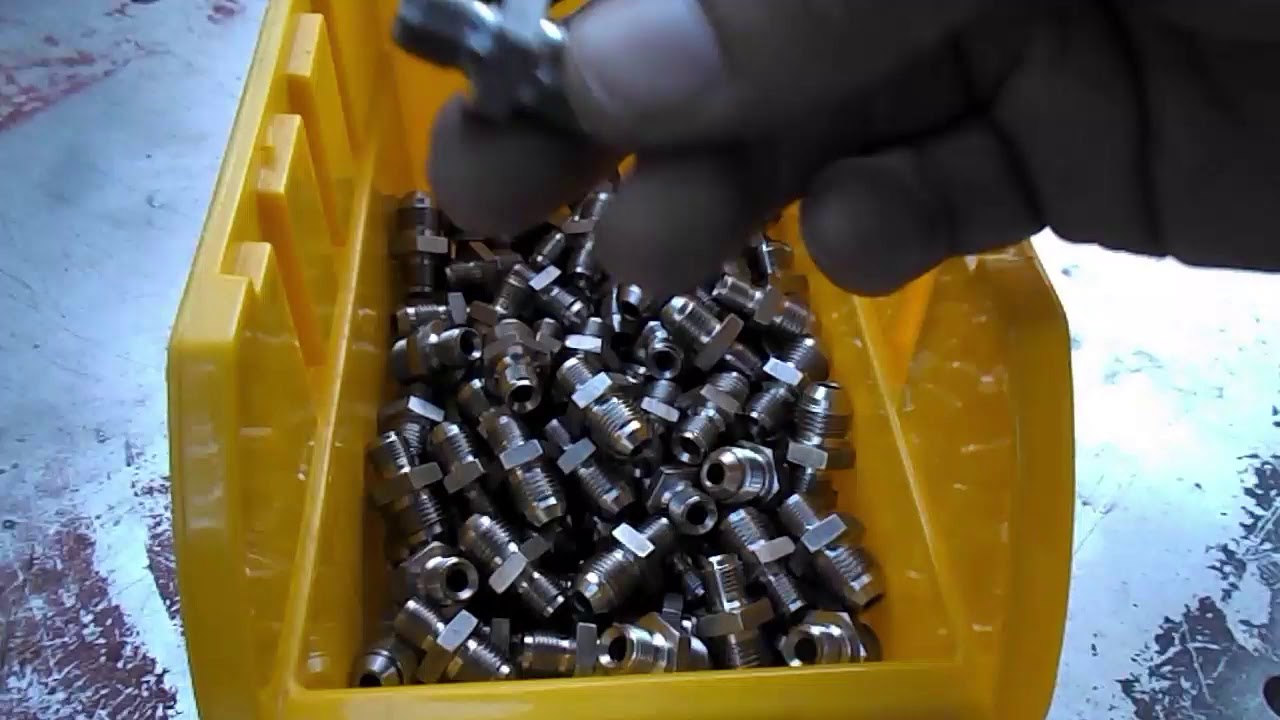 DB2 injection pump Feed The Beast FTB fittings - YouTube