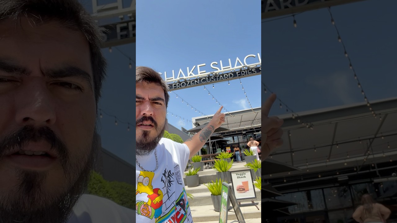 Time for some good lunch at the shake shack here in Orlando ! 