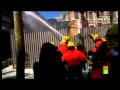 "Fiesta de la espuma" entre manifestantes Bomberos y Mosso d'Esquadra (E...