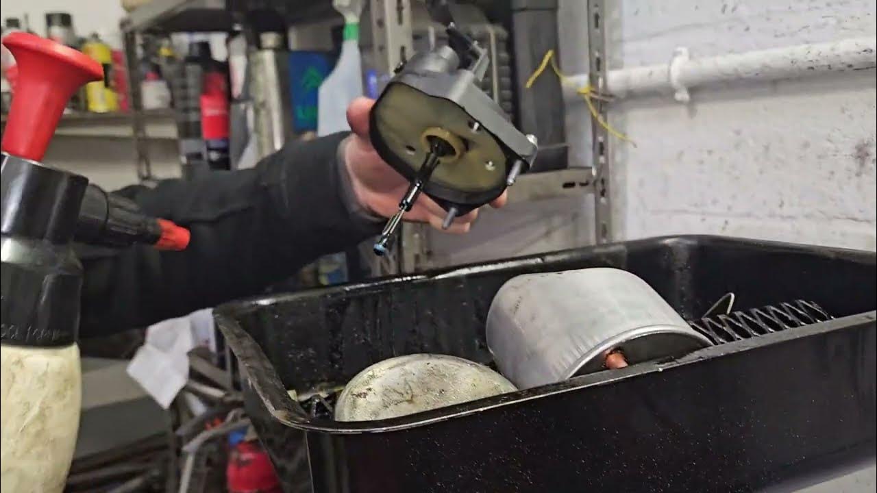 Pudełko Ze Szpatułek Klasa 5 Changer Filtre à carburant Citroën C5 2013 - YouTube