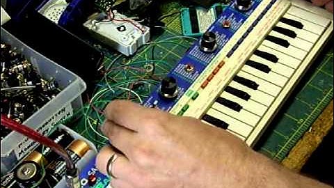 Circuit Bent Casio SA-7 Glitch/Noize Keyboard by Statikstramentz