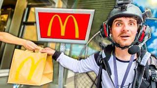 Aller au McDrive en volant (et manger mon McDo en l’air)