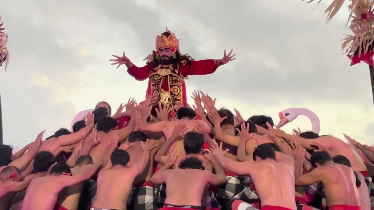 Kecak and fire dance @melastibeachungasan3304 