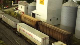 Santa Fe SuperFleet intermodal with four new SD75's Profile