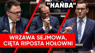 "Hańba". Krzyki na przemówieniu Morawieckiego. Prześmiewcza riposta Hołowni