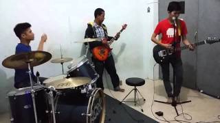 Download Lagu Band Cover Greenday - American Idiot MP3