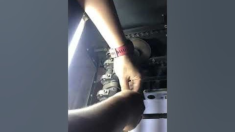 Kiểm tra và chỉnh lại nhíp bắt giấy của máy in offset 1 màu.