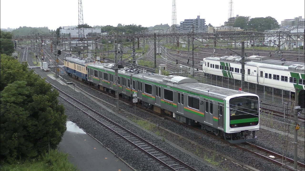 Jr東日本 訓練でホームからはみ出し 東大宮でクモユニ143 9系訓練車併結での訓練 Youtube
