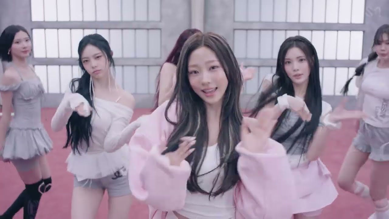 it's you (it's you...) 내 시선의 중심 세상을 뒤로 미는 중 (H2H stella x carmen perfect loop)