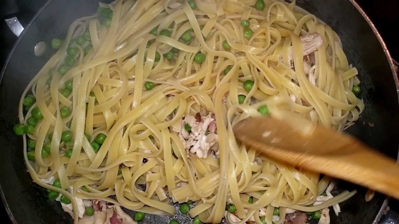 Fettuccine Alfredo! Pancetta, Chicken, Peas! Quick, Easy and Delicious! Kid Friendly! Alfredo