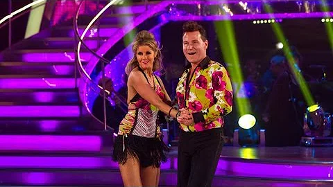 Richard Arnold & Erin Boag Cha Cha to 'Love Shack'...