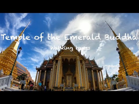 นั่ง MRT ไปวัดพระแก้ว. Taking MRT to Temple of the Emerald Buddha.