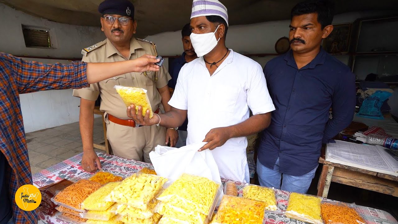 Bhavnagar Jail Prisoner Making Snacks l भावनगर के जेल में कैदियों दुवारा बनाये जाती है गुजराती नमकीन | INDIA EAT MANIA