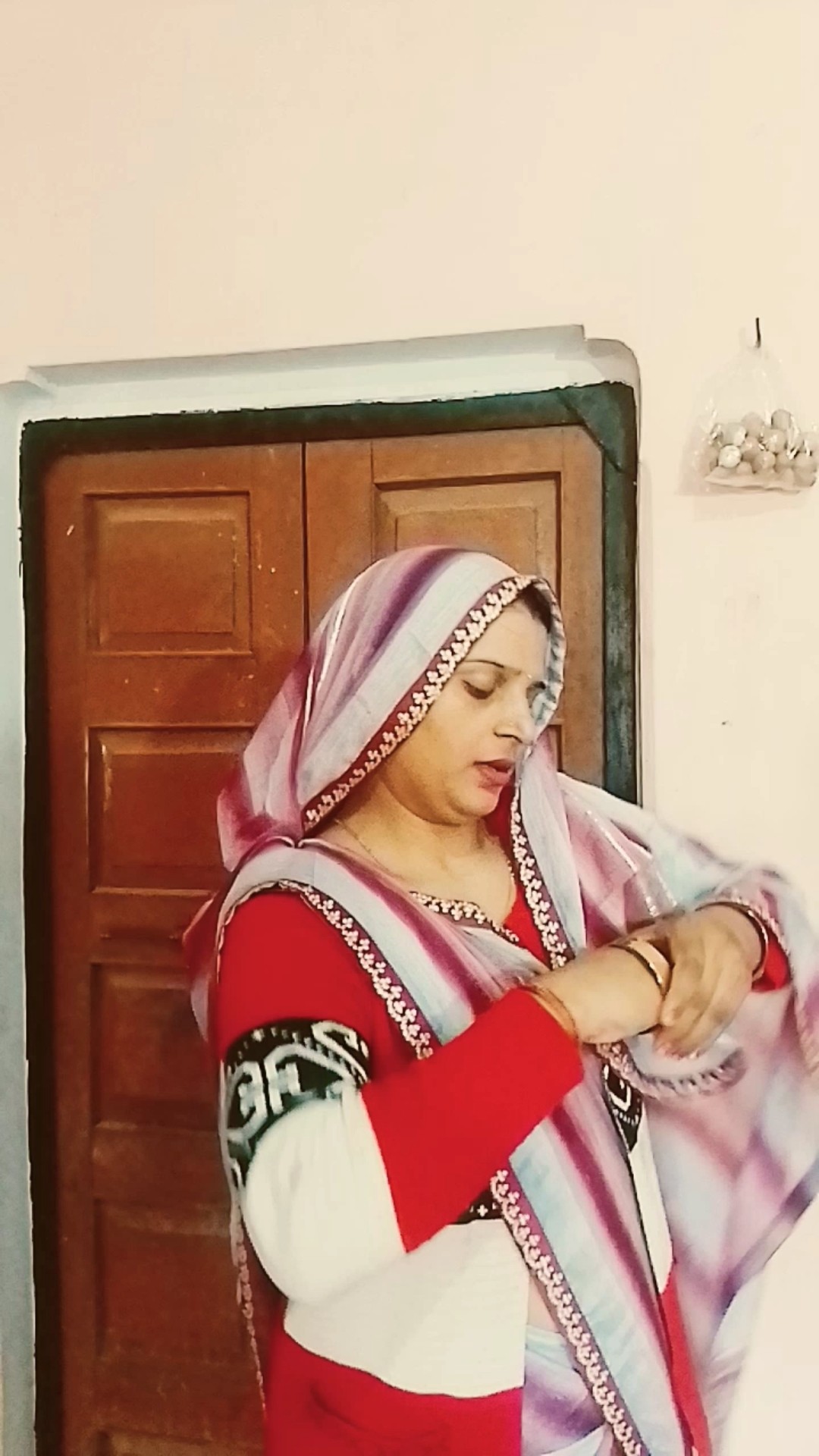 आओ फ़िर लड ही लेते है? #funny #comedy #varshaofficial #youtube #short