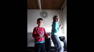 Popoşinde Kurt Var Sanırım Yerinde Duramıyoki