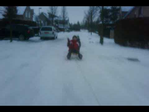 slee achter de auto met anthony,diaz en christian