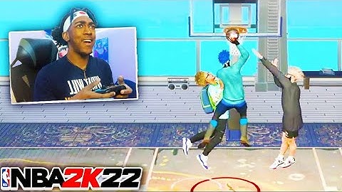 I BROUGHT MY OVERPOWERED 2 WAY SLASHER TO THE PARK AND WENT CRAZY!! BEST SLASHER BUILD ON NBA 2K22?!