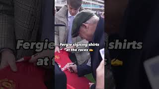 It's Fergie time! Manchester United legend Sir Alex signs shirts for the fans at Cheltenham! π΄ It's Fergie time! Manchester United legend Sir Alex signs shirts for the fans at Cheltenham! π΄
