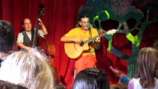 Video thumbnail of "Linard Bardill in Langnau - Was i nid weiss weiss mini Geiss"